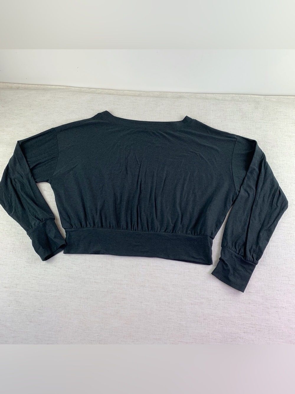Old Navy Active Cloudmotion Women's Long Sleeve boat neck Cropped Top charcoal